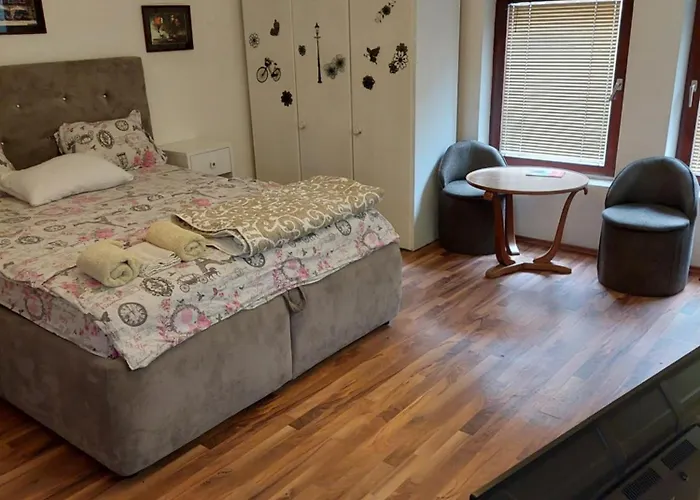 Birboni Pul Zemun Апартаменты Белград